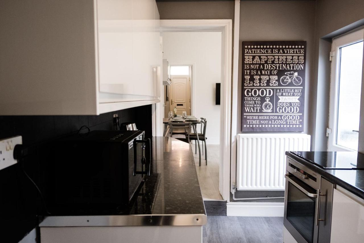 Comfortable- Close To Centre- Sleeps Up To 8 Holiday home