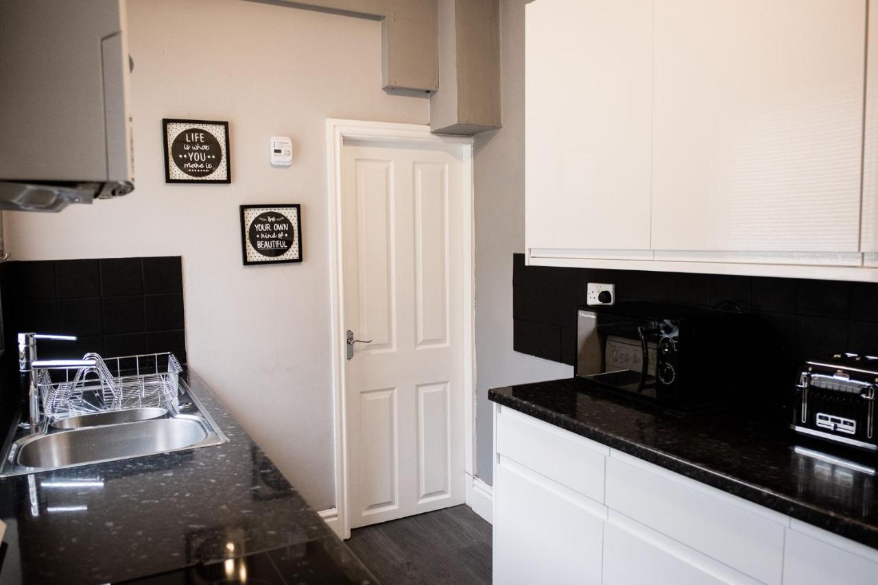 Comfortable- Close To Centre- Sleeps Up To 8 * Stoke-on-Trent