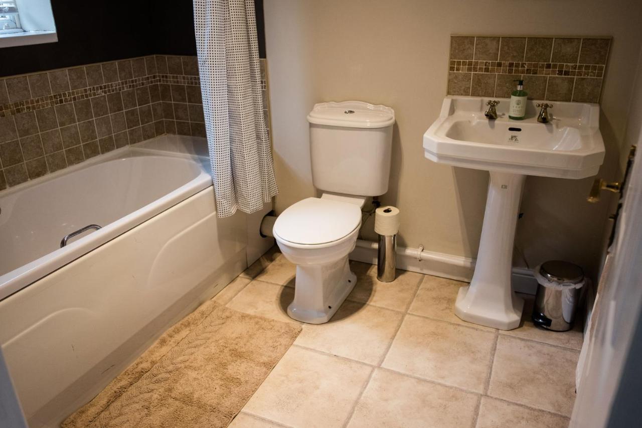 Comfortable- Close To Centre- Sleeps Up To 8 Holiday home *